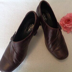 CHOCOLATE BROWN STACKED HEELS LEATHER SHOES BY CLARK ARTISAN 8 M